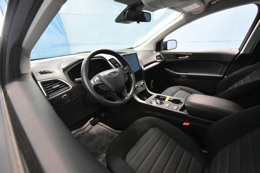 Used 2024 Ford Edge SE AWD/4WD image 2