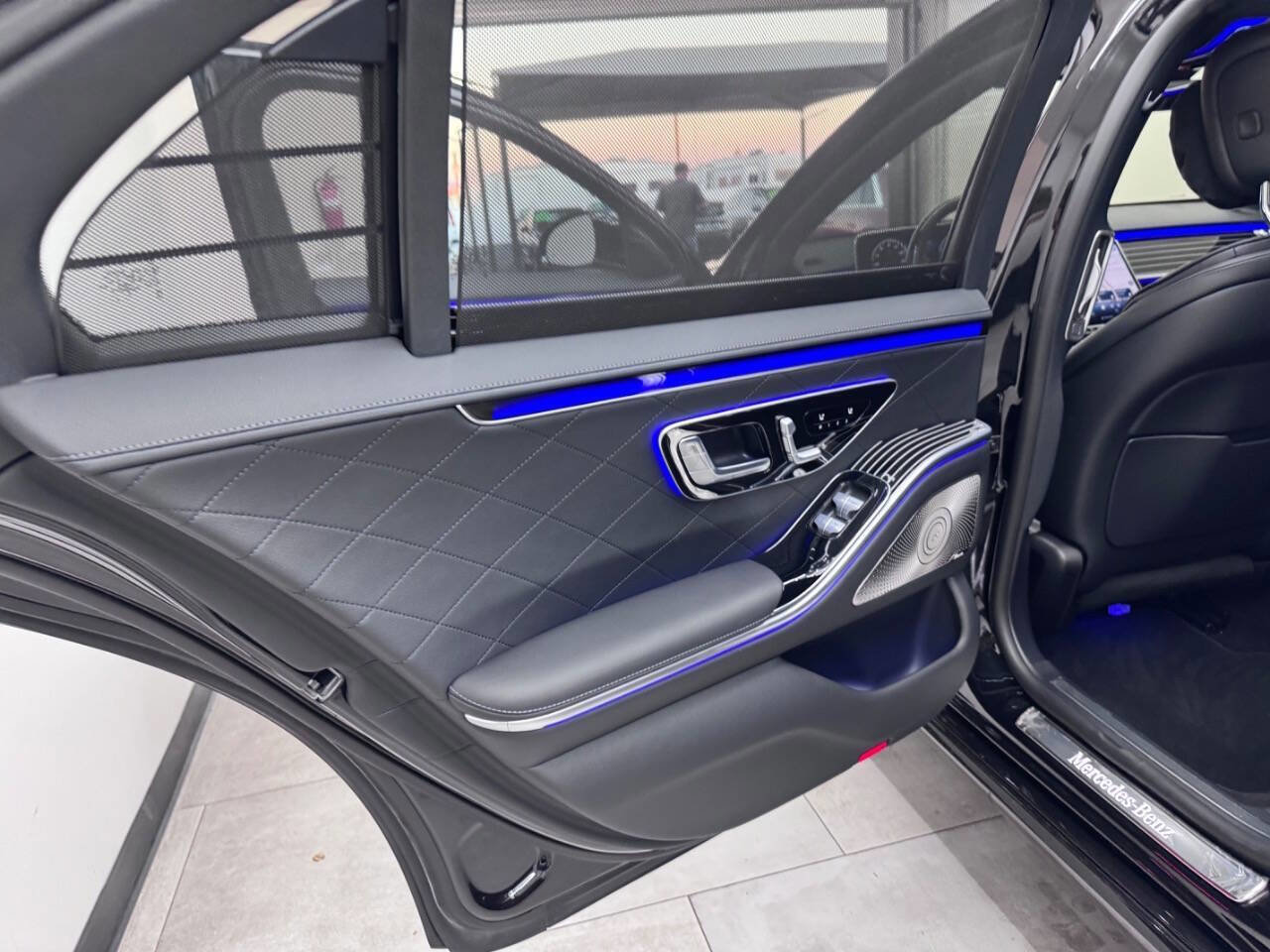 Used 2023 Mercedes-Benz S 580e 4MATIC Sedan w/ Warmth & Comfort Package image 24