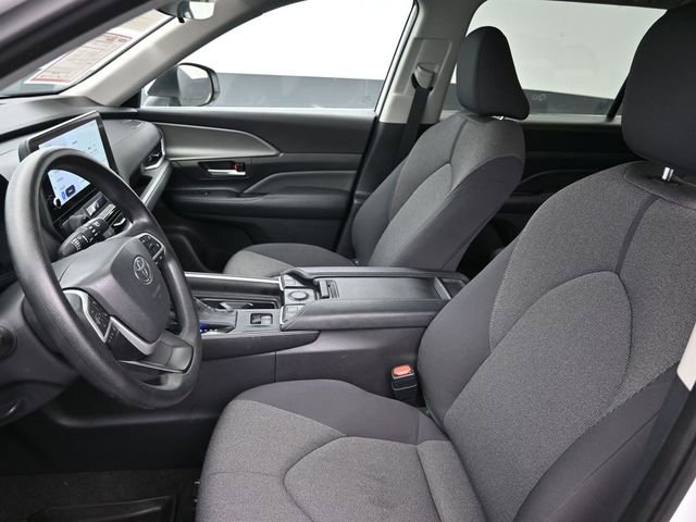 Certified 2025 Toyota Grand Highlander AWD image 30