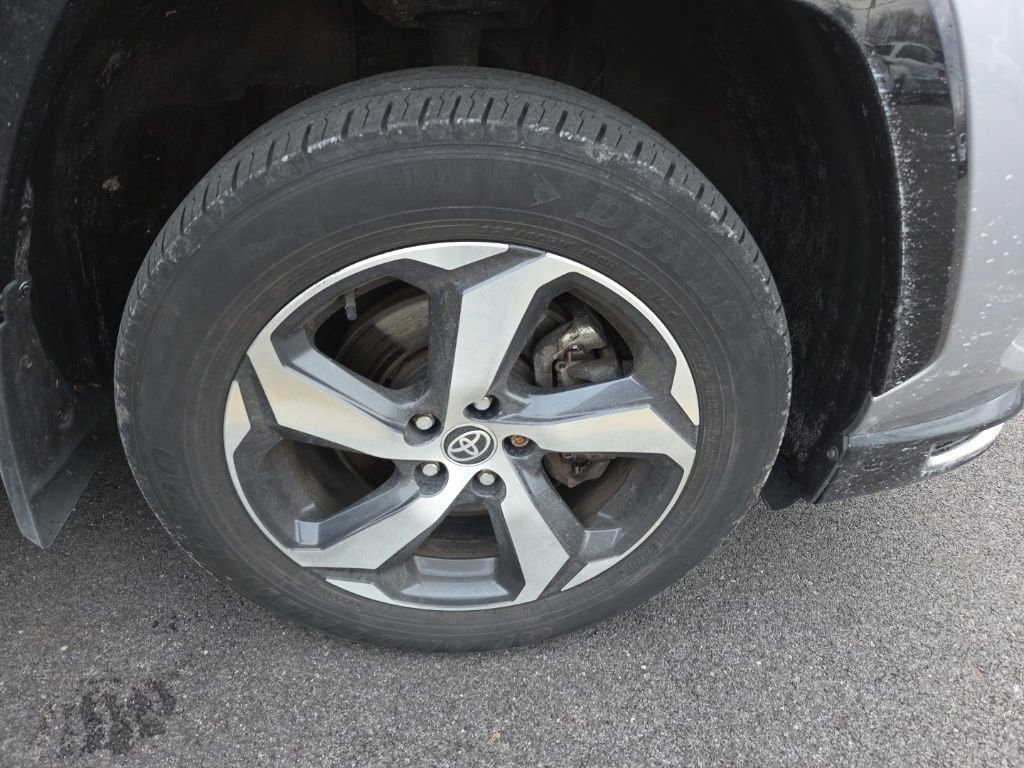 Used 2021 Toyota RAV4 SE w/ Weather & Moonroof Package image 3