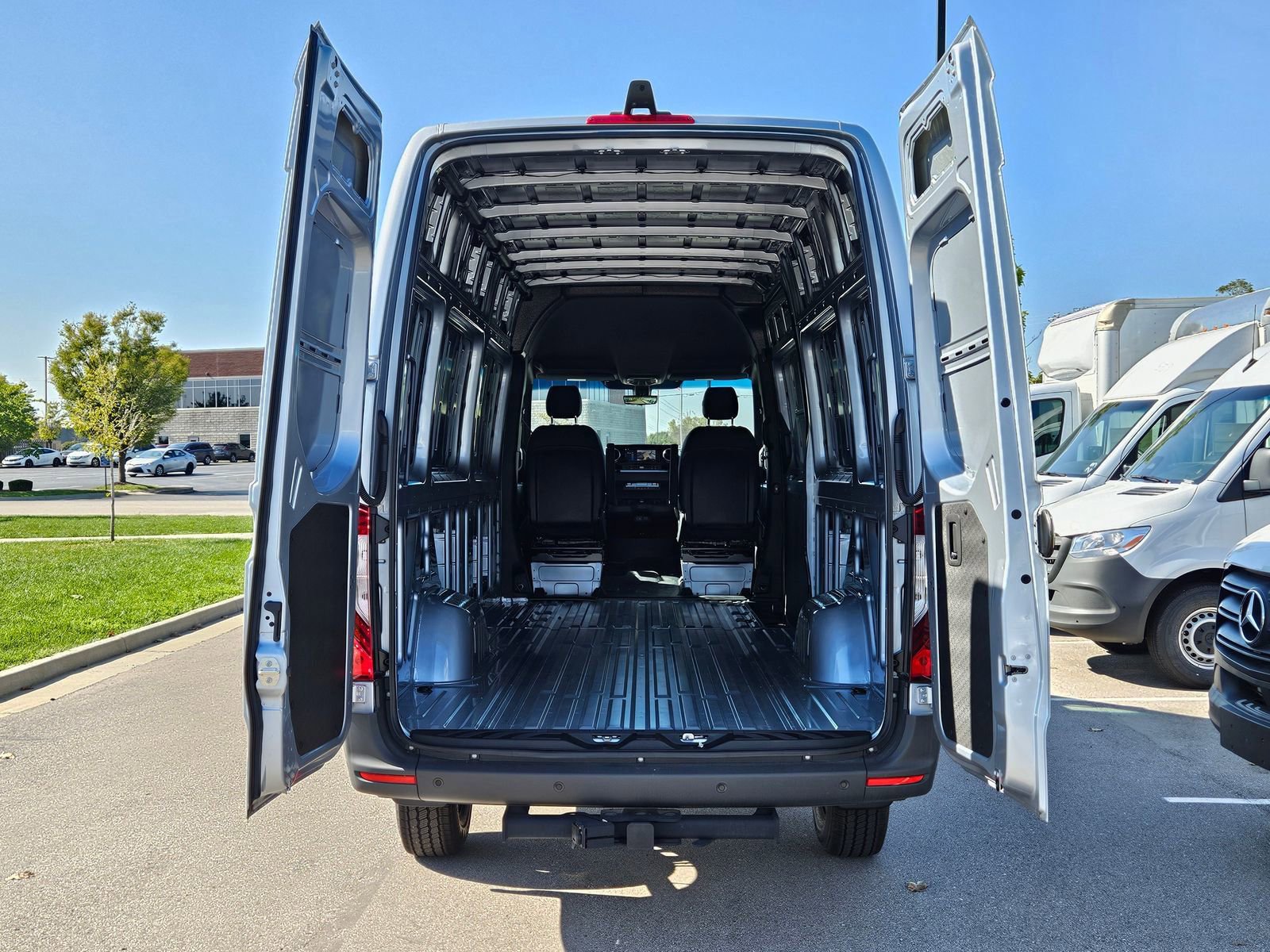 New 2025 Mercedes-Benz Sprinter 2500 image 30