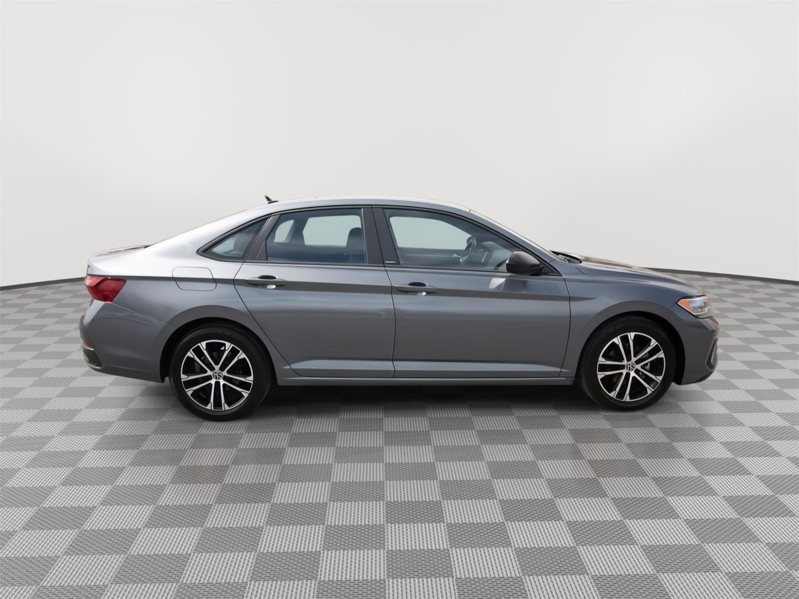 Used 2023 Volkswagen Jetta Sport FWD image 4