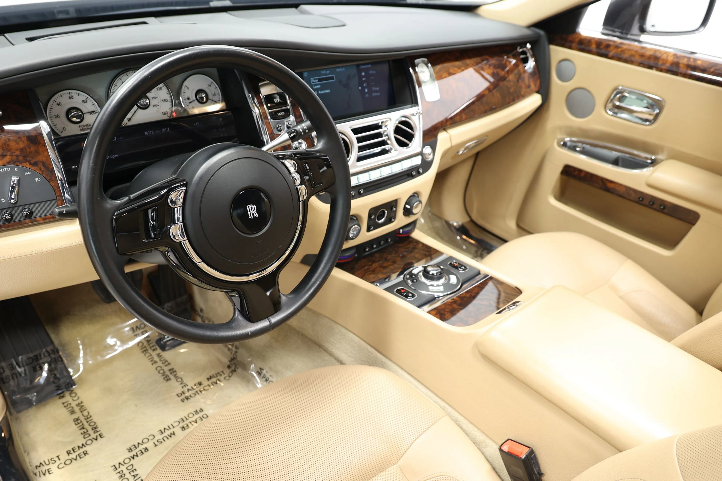 Used 2011 Rolls-Royce Ghost image 2
