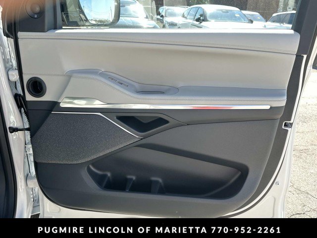 New 2025 Lincoln Navigator L Reserve image 14