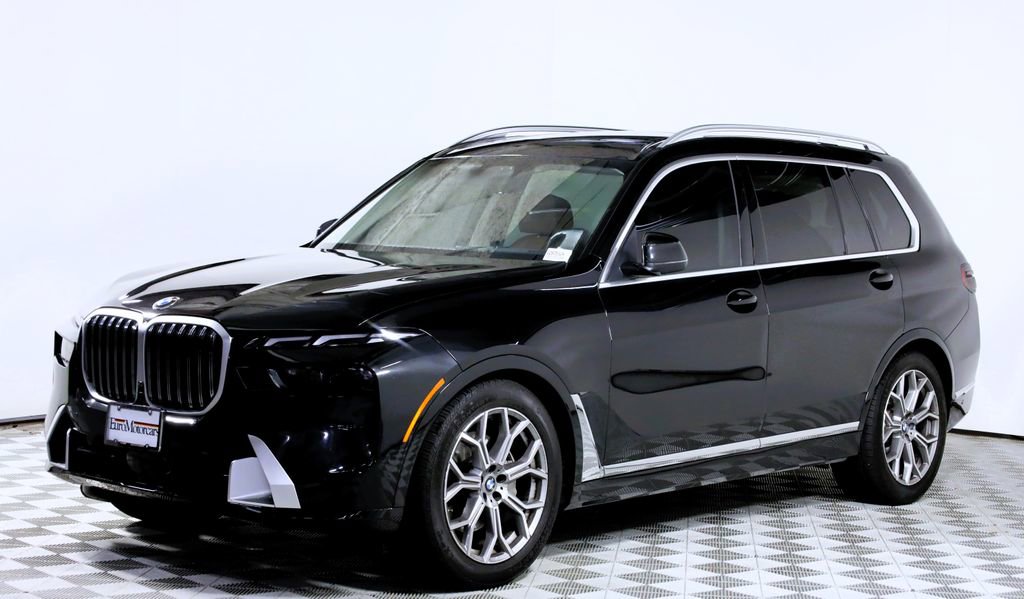 Used 2025 BMW X7 xDrive40i AWD/4WD image 3