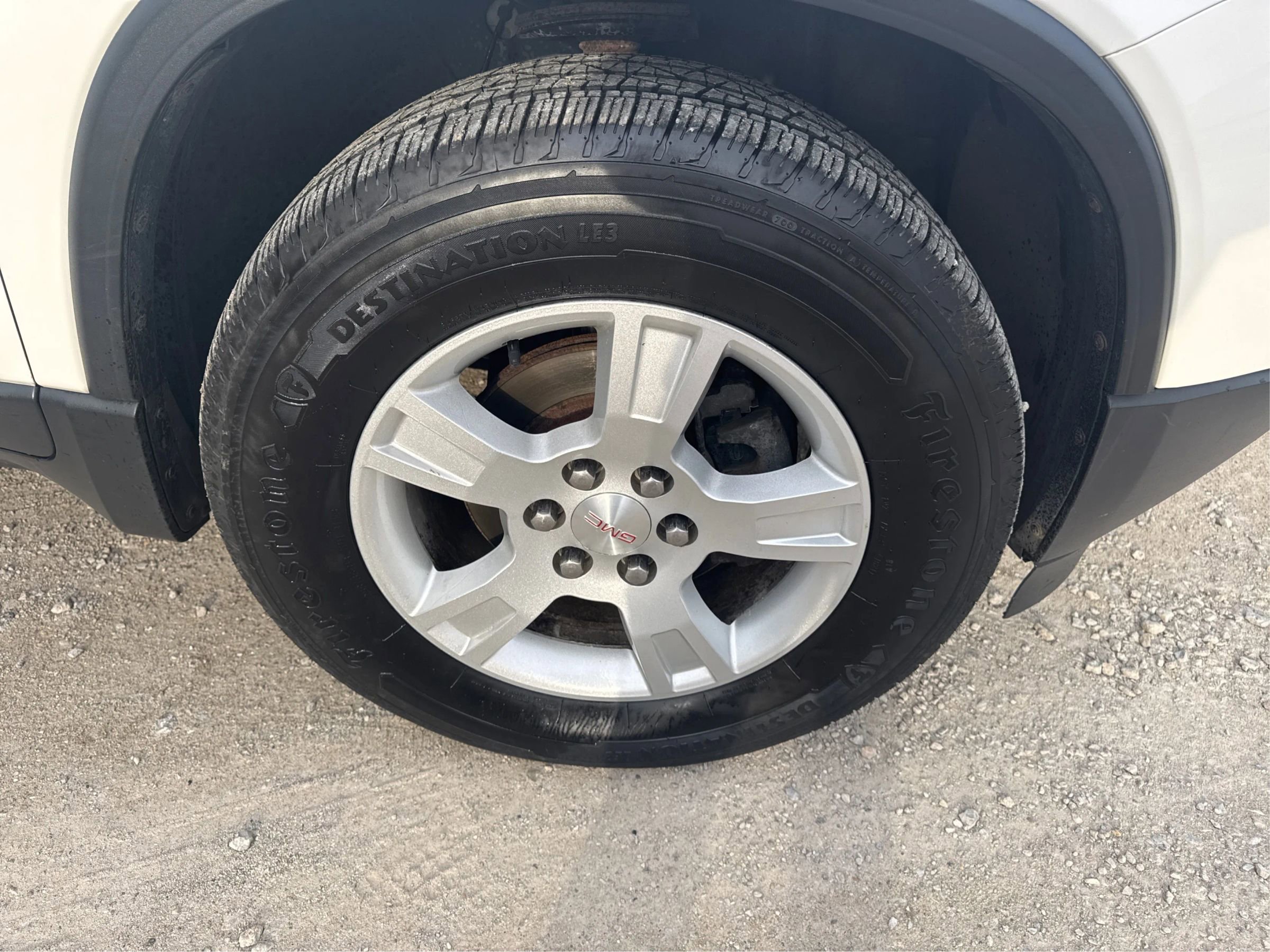 Used 2011 GMC Acadia SLE image 22