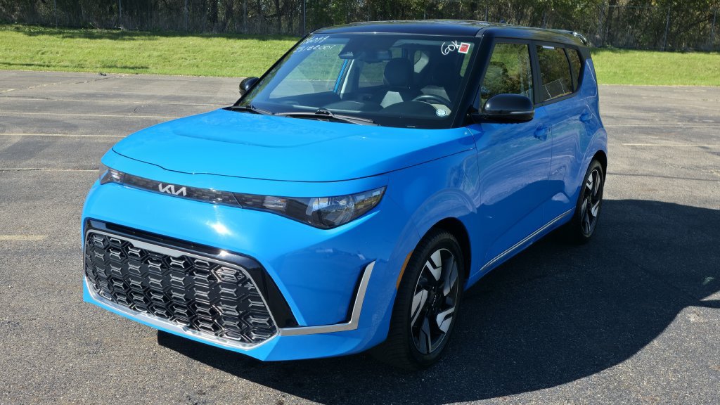 Used 2023 Kia Soul GT-Line FWD image 3