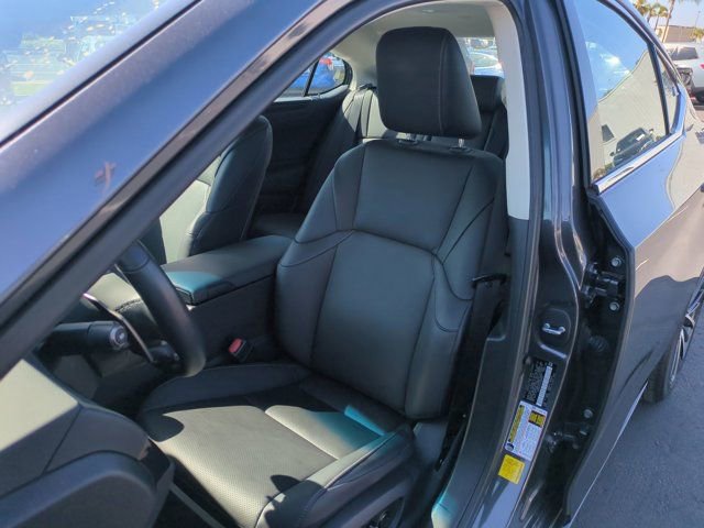 Used 2025 Lexus ES 300h w/ Premium Package image 12