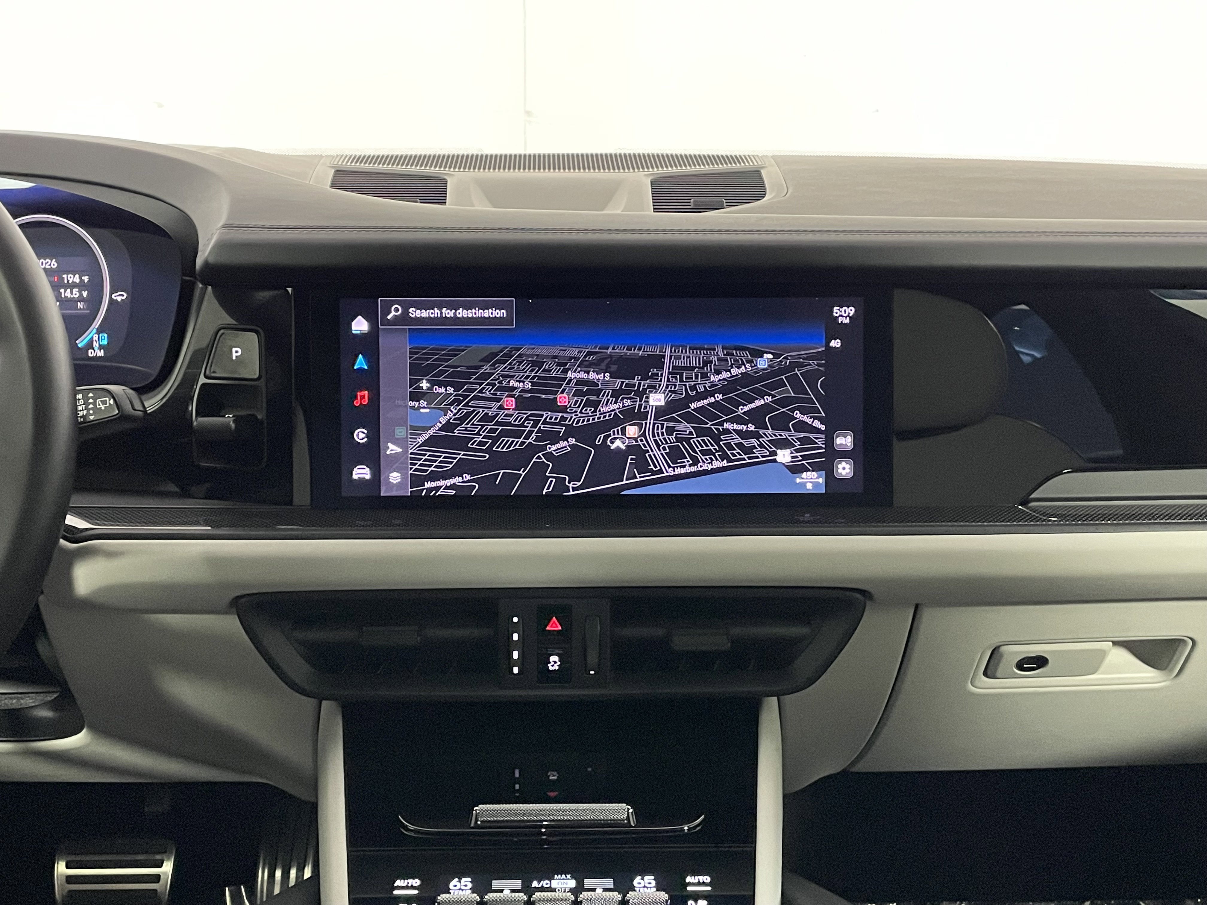 Used 2025 Porsche Cayenne GTS image 19