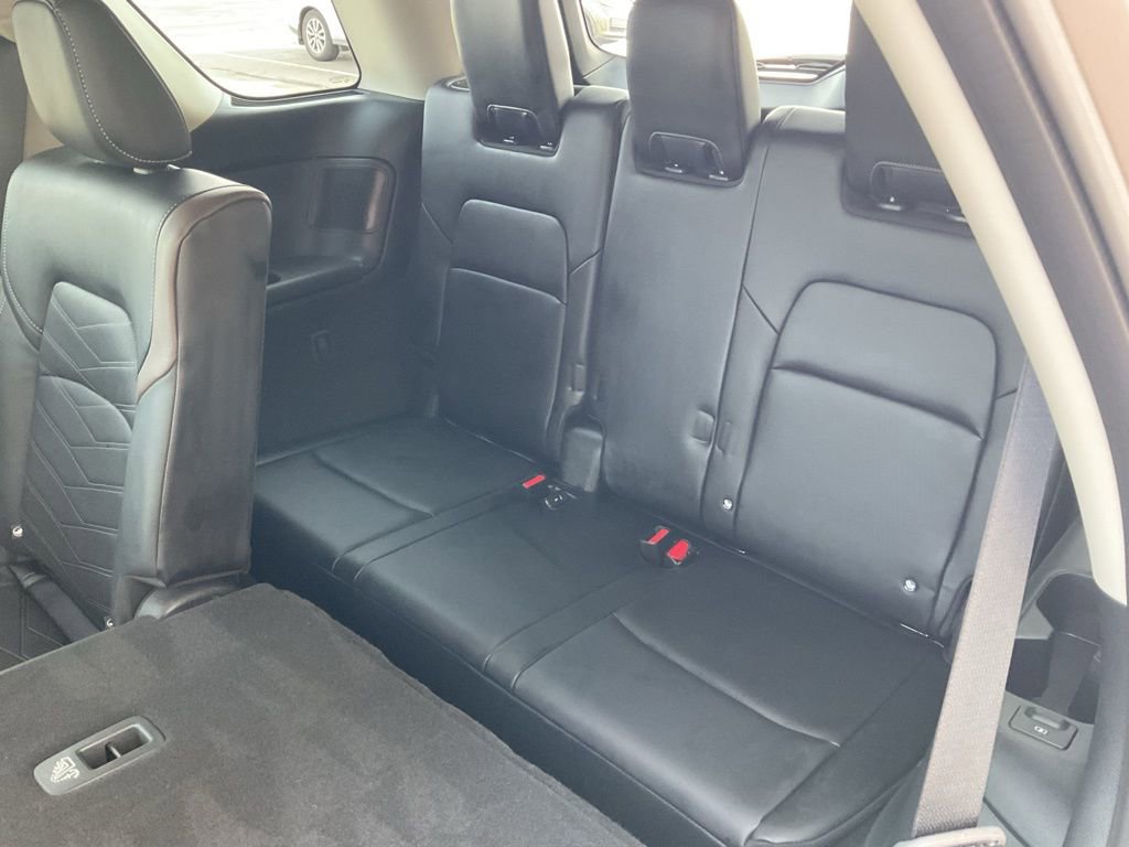 Used 2024 Nissan Pathfinder Platinum AWD/4WD image 23