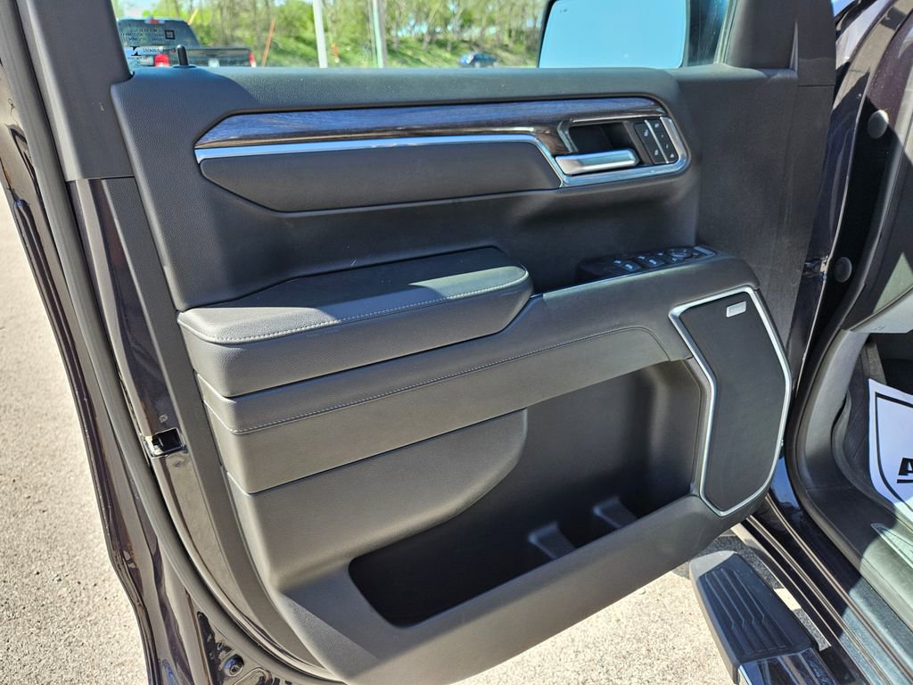 Used 2022 Chevrolet Silverado 1500 LTZ w/ LTZ Premium Package AWD/4WD image 21