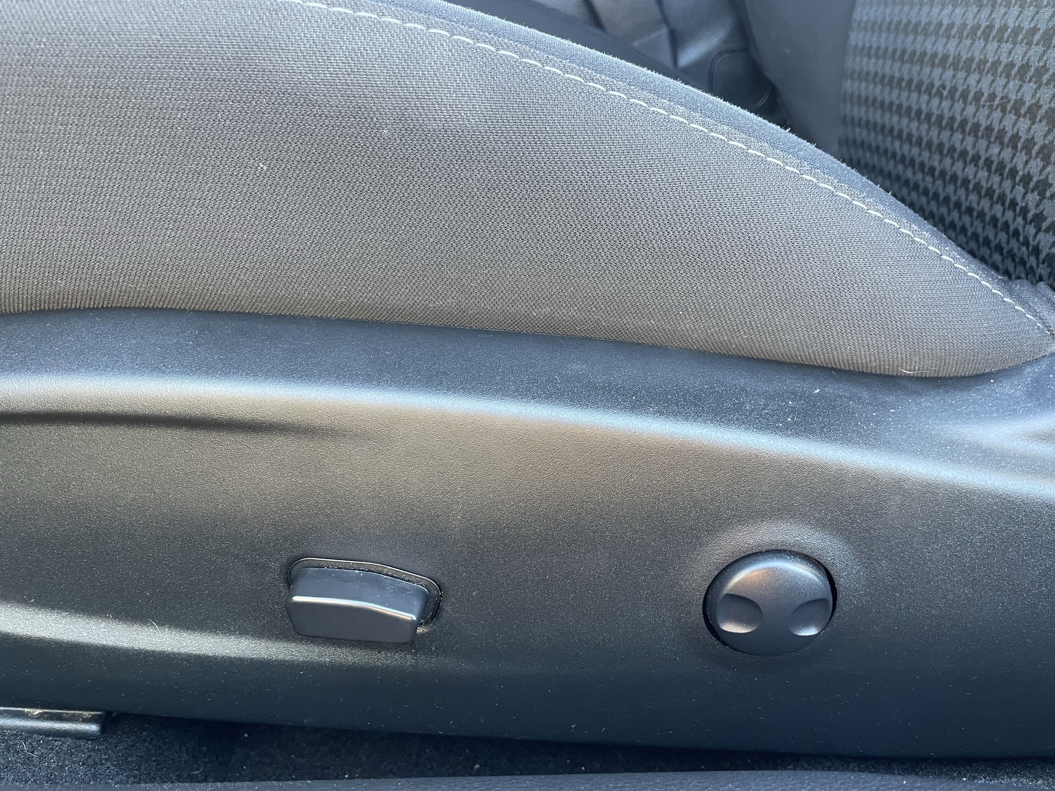 Certified 2023 Dodge Challenger GT w/ Blacktop Package image 17