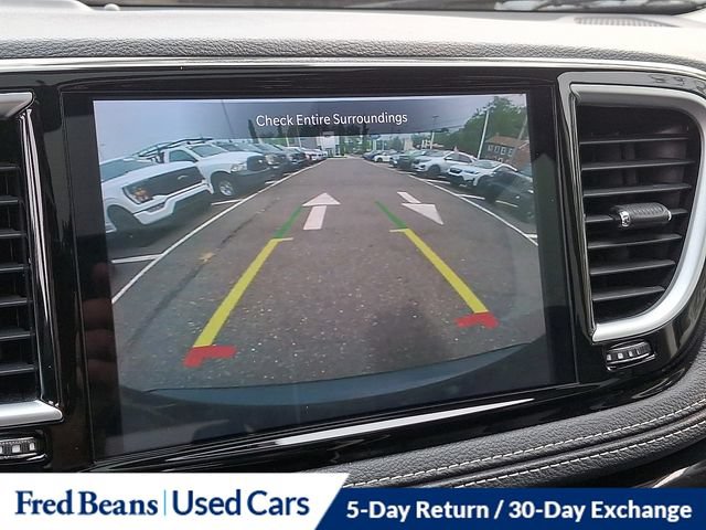 Used 2023 Chrysler Pacifica Limited FWD image 26