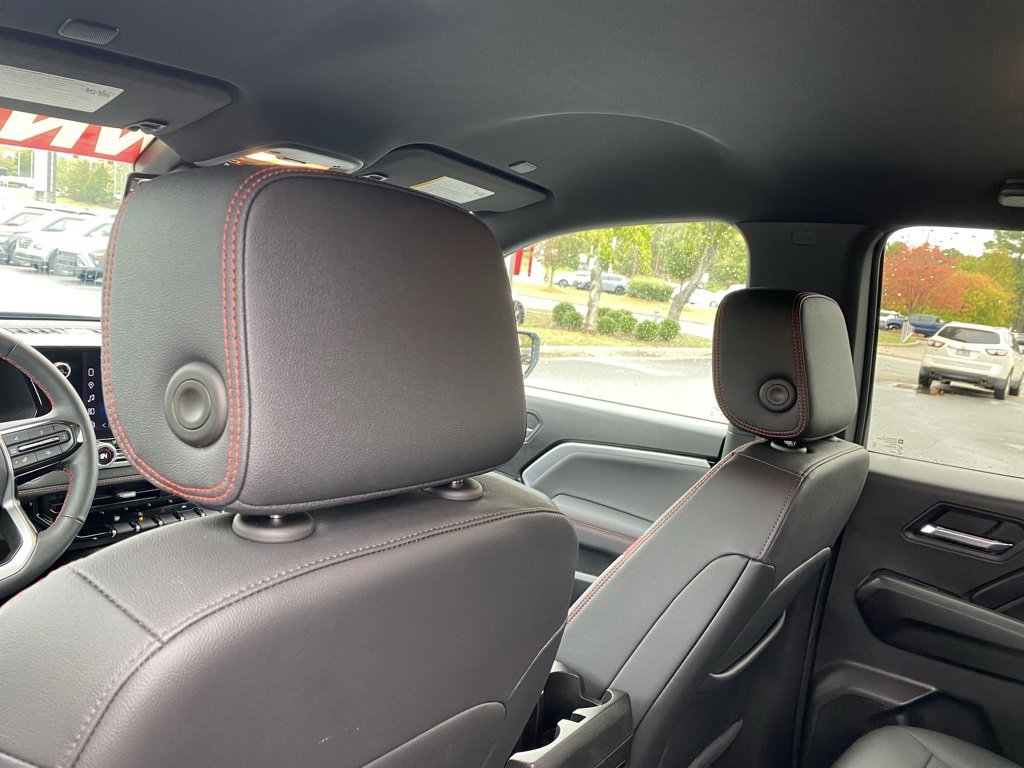 Used 2024 Chevrolet Colorado Z71 w/ Z71 Convenience Package 2 image 31