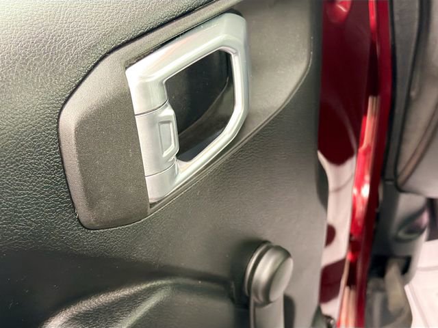 Used 2021 Jeep Wrangler Sport image 17