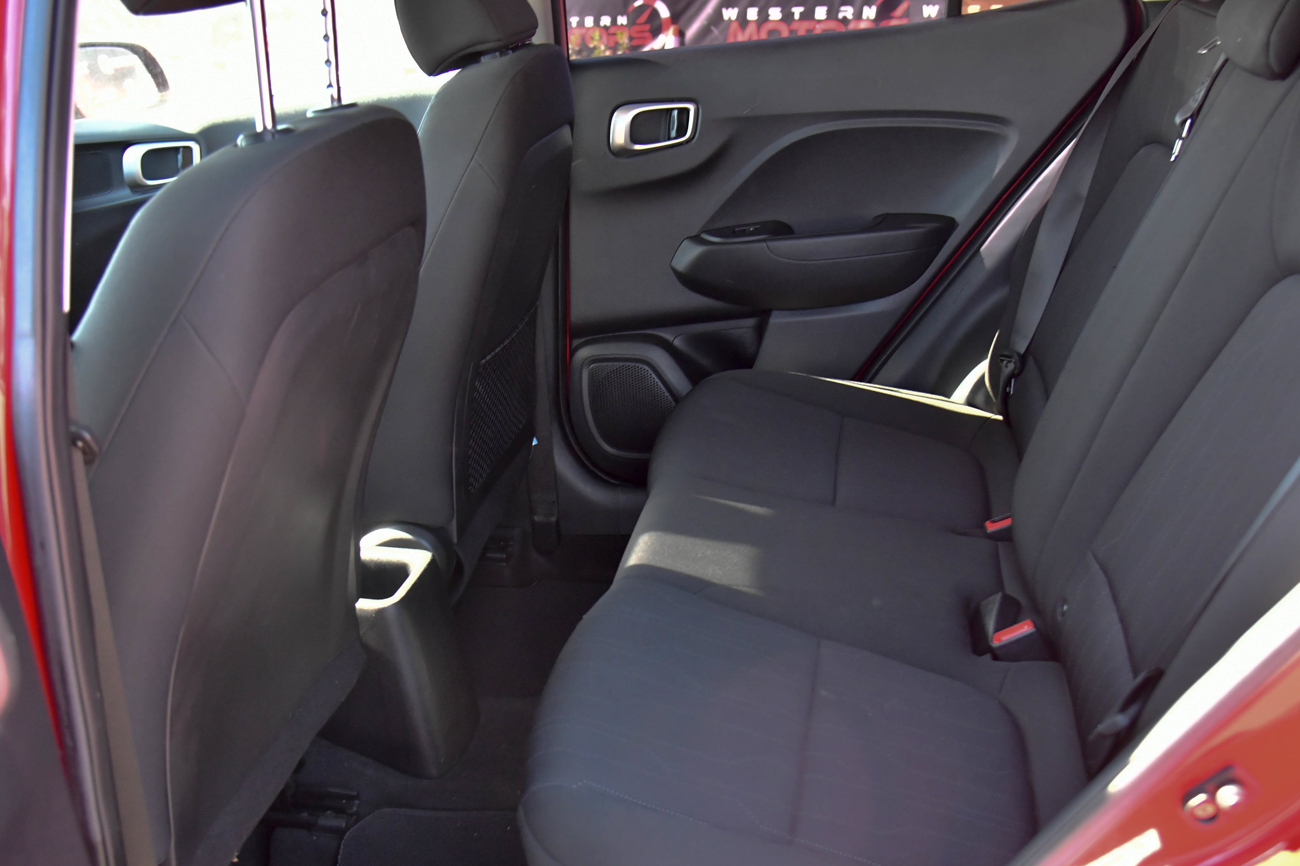 Used 2022 Hyundai Venue SE w/ Cargo Package FWD image 31