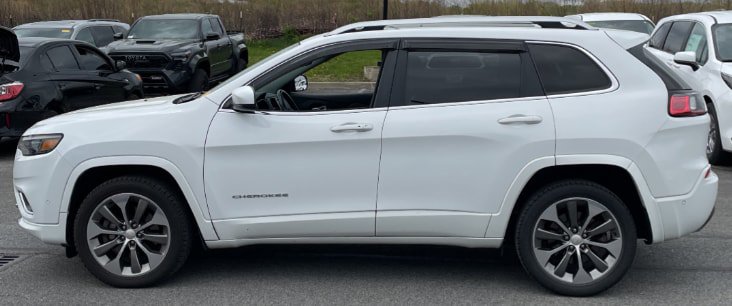 Used 2019 Jeep Cherokee Overland w/ Technology Group AWD/4WD image 6