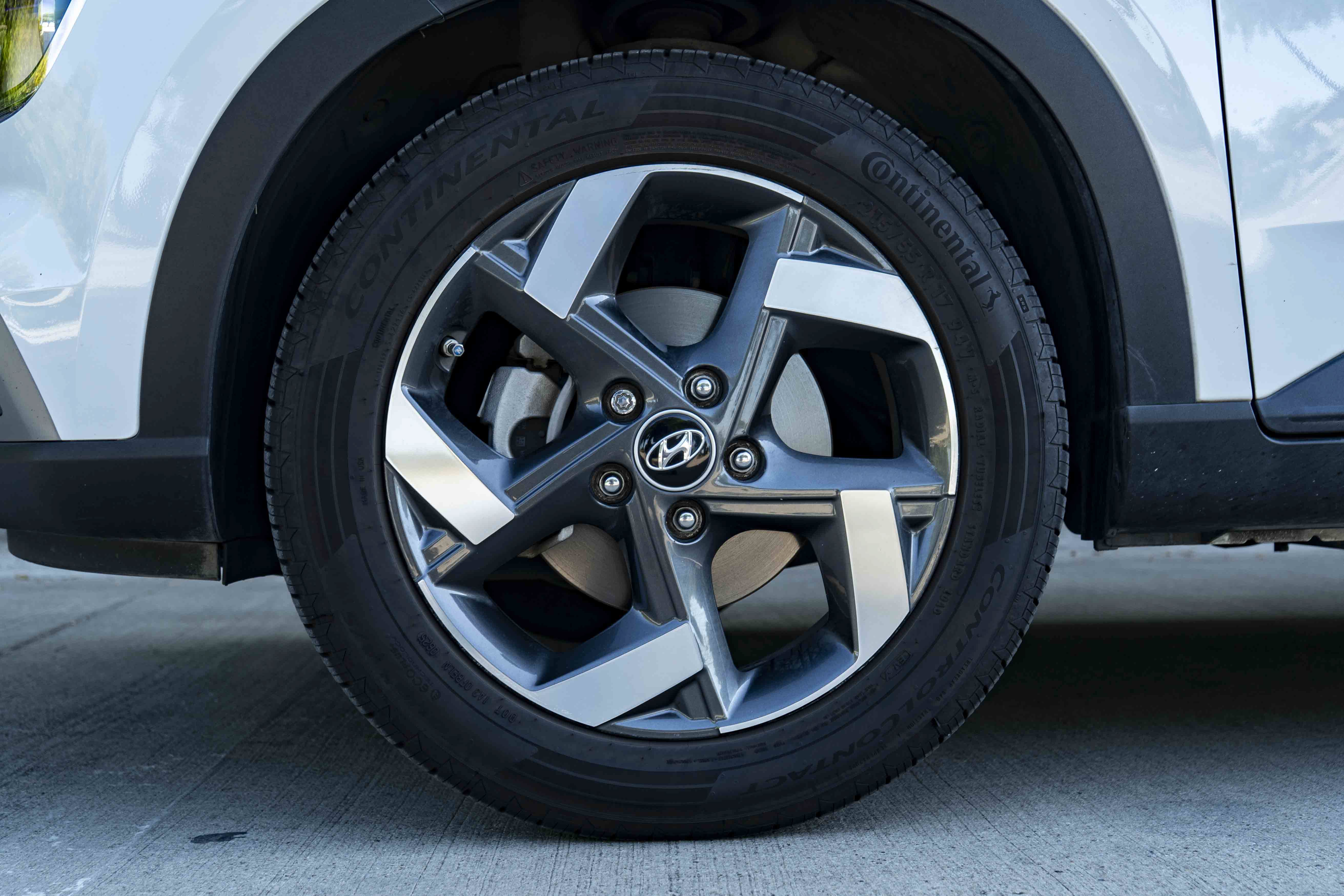 Used 2021 Hyundai Venue SEL FWD image 14
