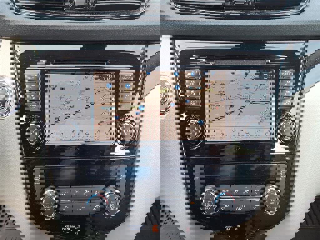 Used 2022 Nissan Rogue Sport SL image 11