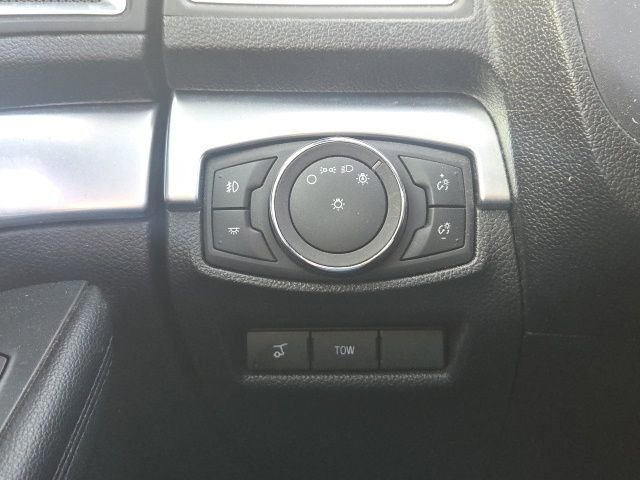 Used 2019 Ford Explorer Limited w/ Ford Safe & Smart Package image 29