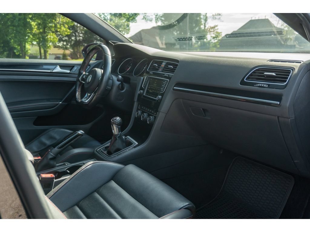 Used 2017 Volkswagen GTI Autobahn FWD image 19