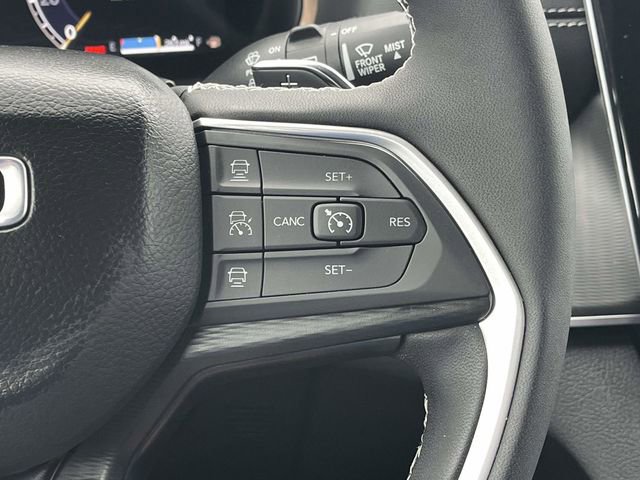 Used 2025 Jeep Grand Cherokee L Altitude AWD/4WD image 30