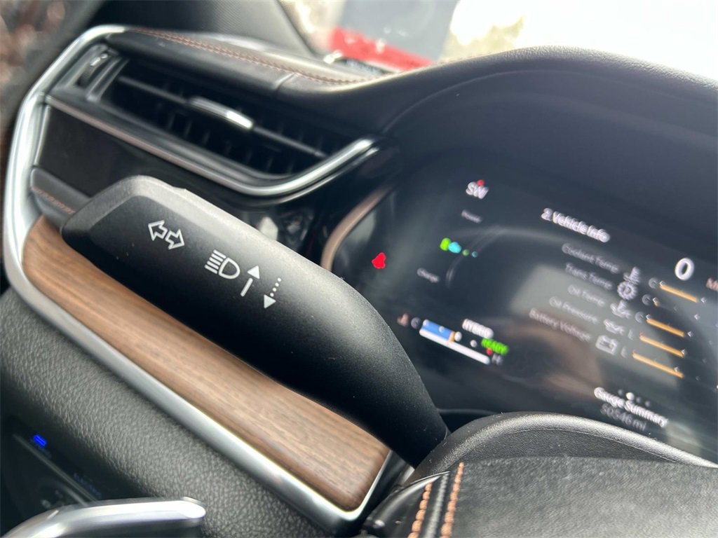 Used 2023 Jeep Grand Cherokee Summit w/ High Altitude Package image 29