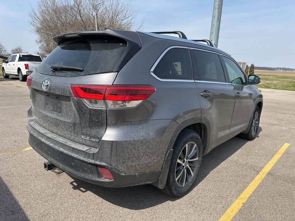 Used 2018 Toyota Highlander XLE image 7