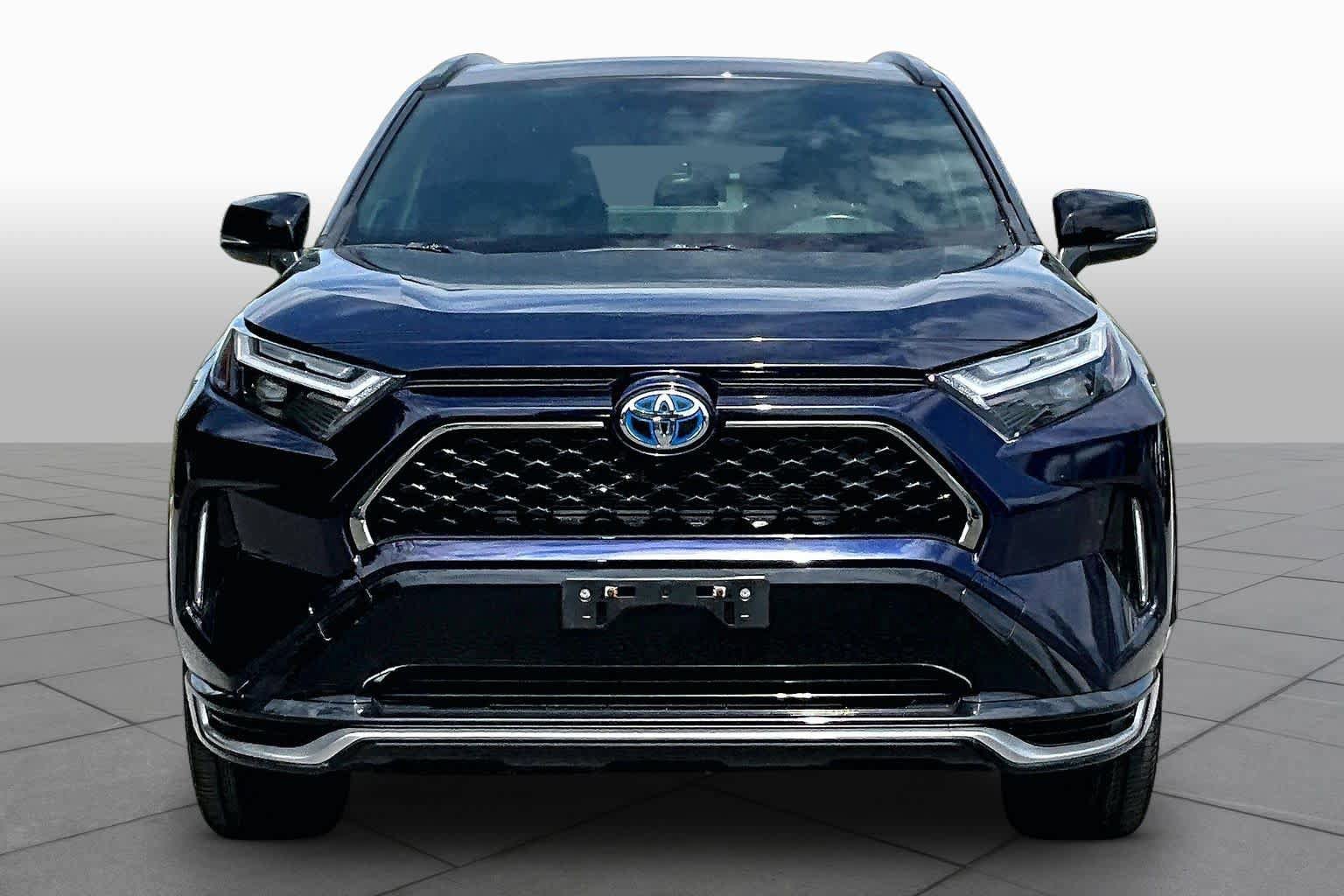 Used 2023 Toyota RAV4 XSE w/ Weather Package AWD/4WD image 4