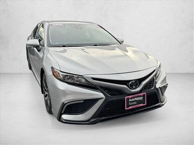 Used 2024 Toyota Camry SE FWD image 3