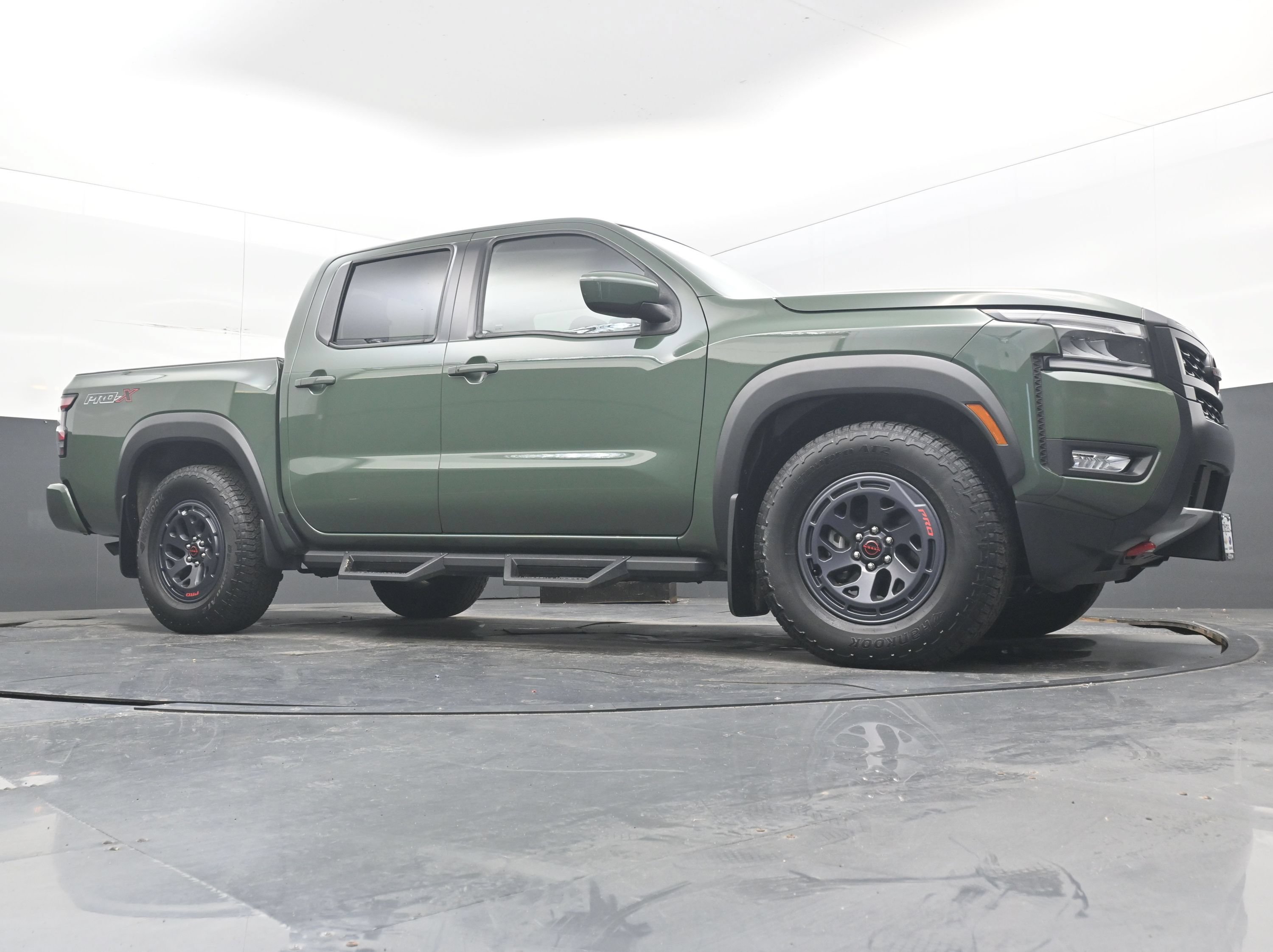 Used 2025 Nissan Frontier Pro-X RWD image 19
