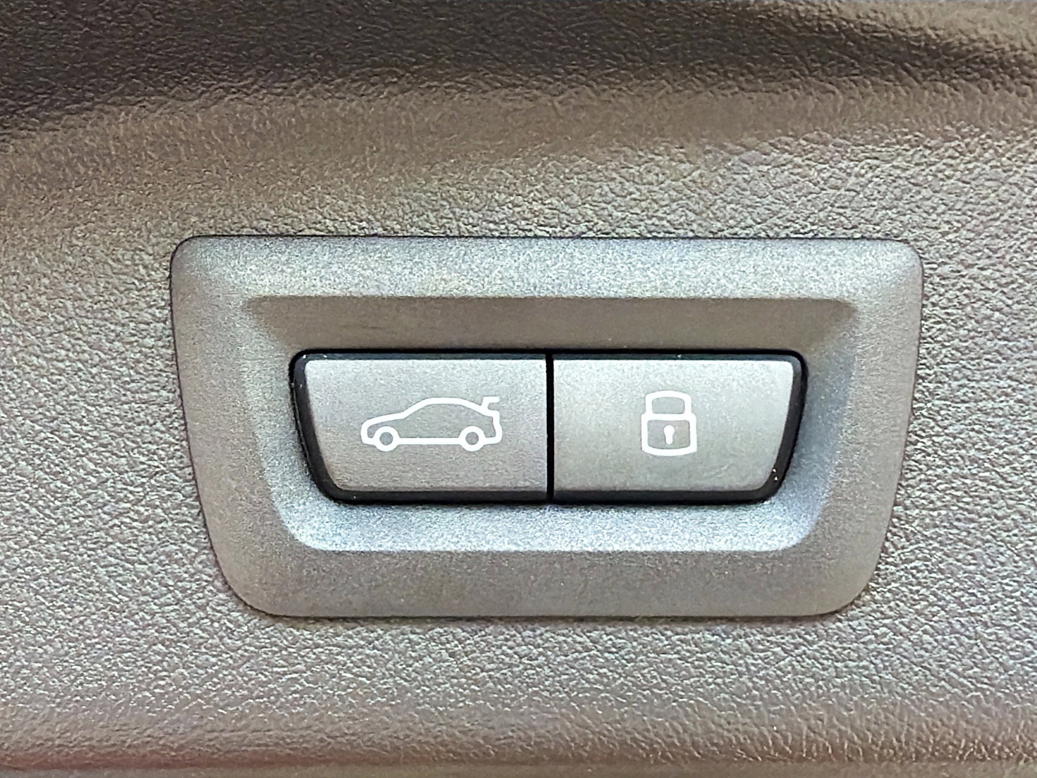 New 2026 BMW ALPINA XB7 image 13