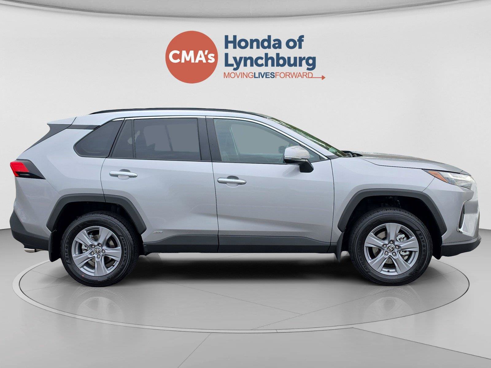 Used 2025 Toyota RAV4 XLE w/ Convenience Package AWD/4WD image 6