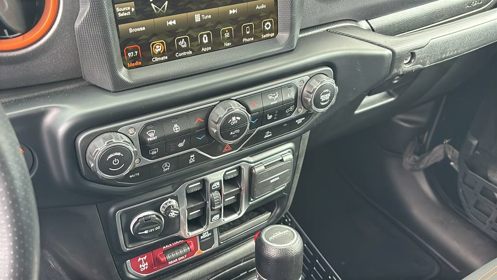 Used 2023 Jeep Gladiator Mojave w/ Cold Weather Group AWD/4WD image 20