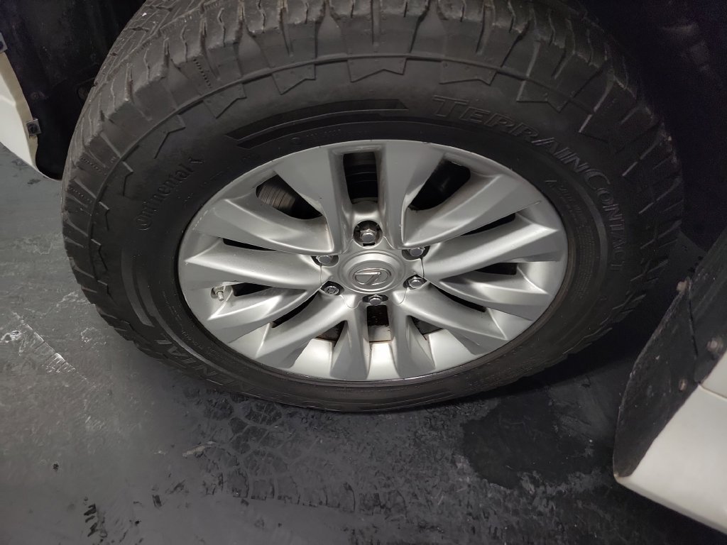 Used 2015 Lexus GX 460 w/ Premium Package AWD/4WD image 13