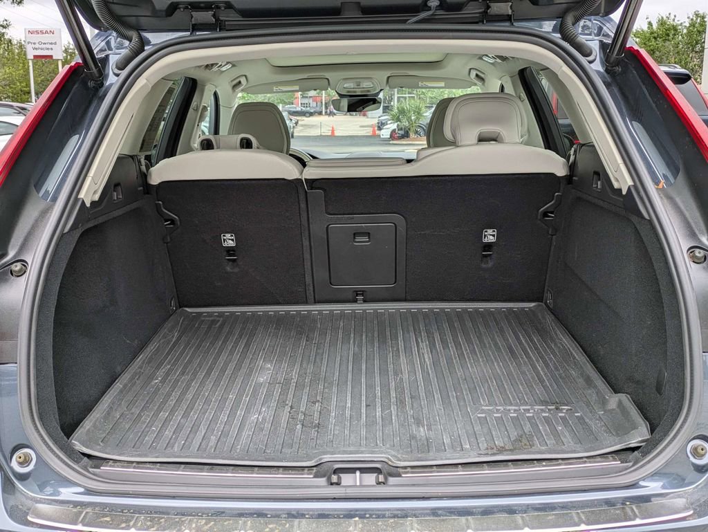 Certified 2024 Volvo XC60 B5 Plus w/ Protection Package Premier AWD/4WD image 13