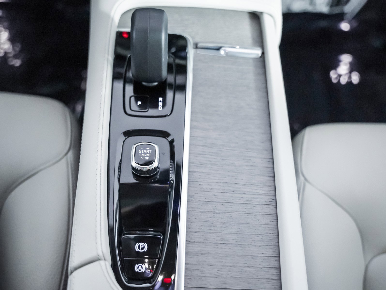 Used 2023 Volvo XC90 T8 Plus image 19