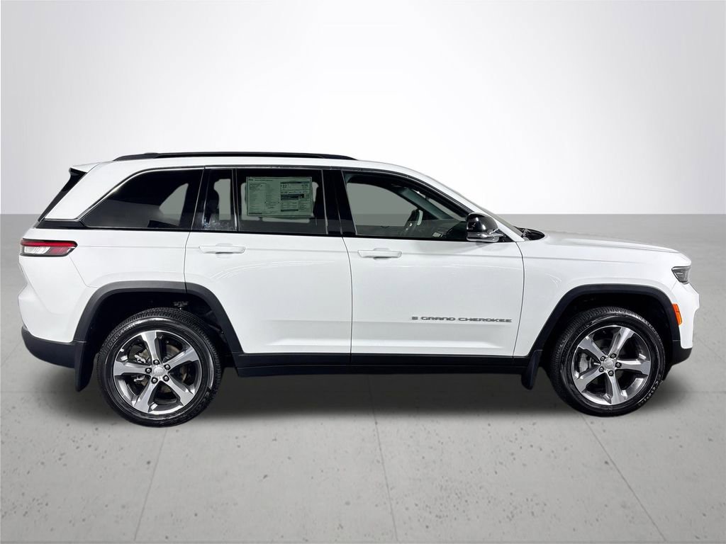 New 2025 Jeep Grand Cherokee Limited w/ MOPAR Finishing Package image 5