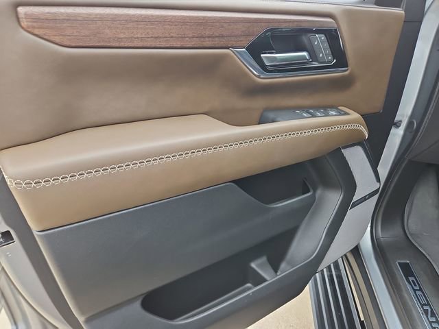 Used 2025 GMC Yukon Denali Ultimate image 24