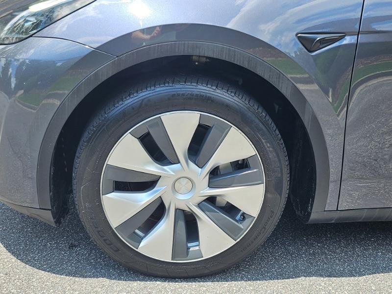 Used 2023 Tesla Model Y Long Range AWD/4WD image 18
