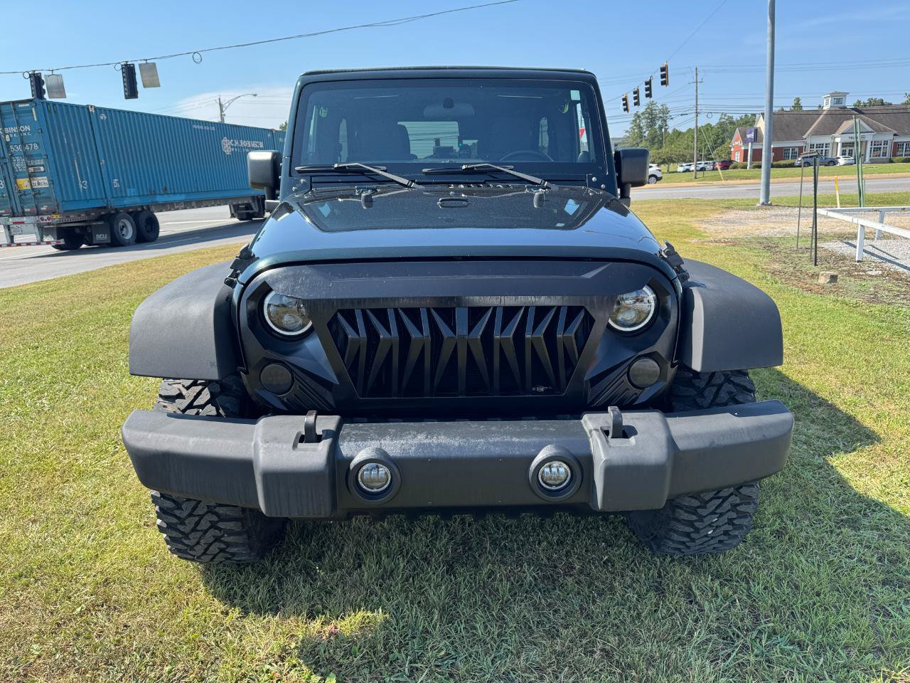 Used 2012 Jeep Wrangler Unlimited Sahara AWD/4WD image 6