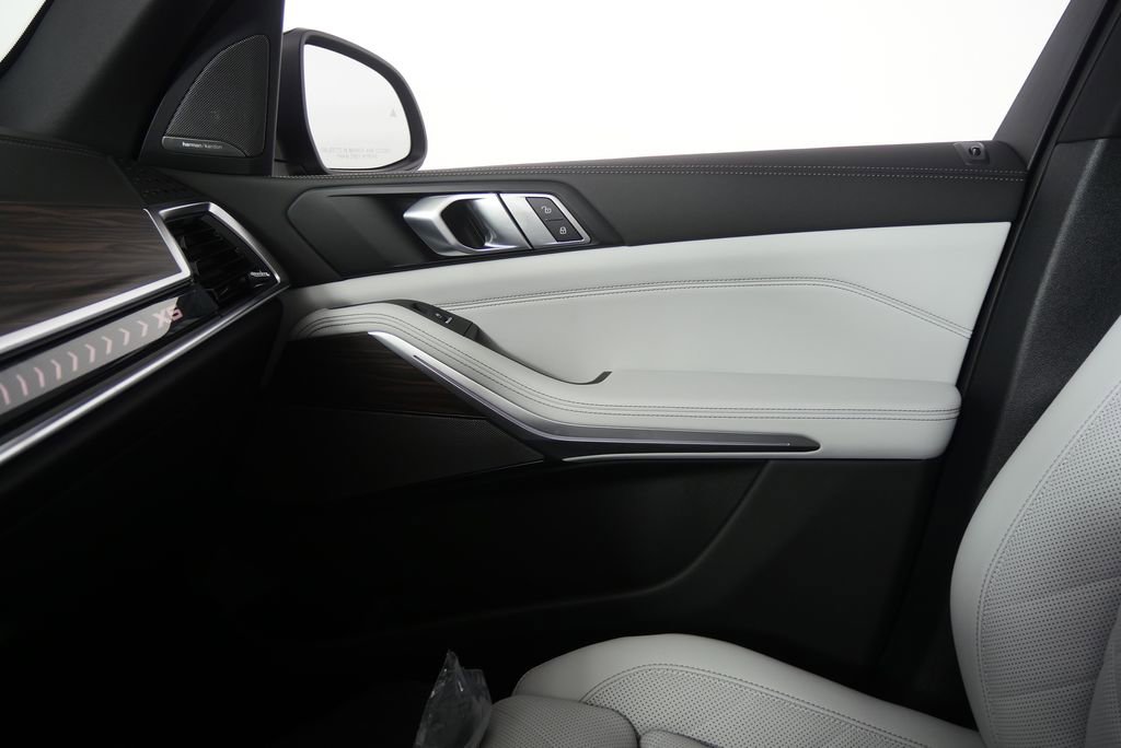 Used 2026 BMW X5 xDrive40i image 23