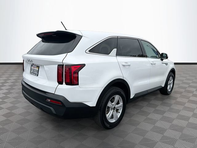 Used 2023 Kia Sorento LX FWD image 7