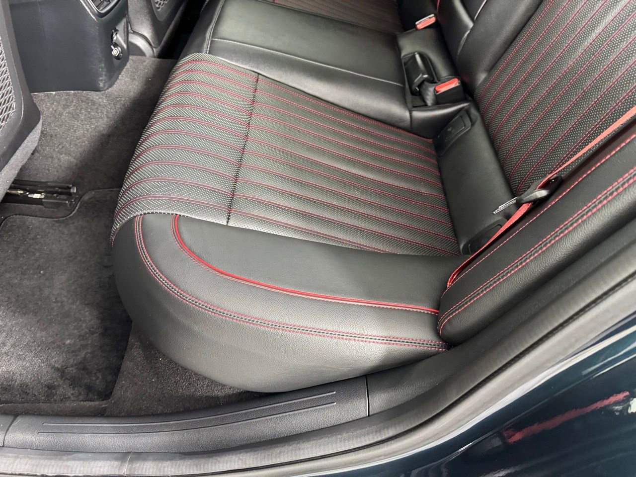 Used 2023 Genesis G70 2.0T w/ Sport Prestige Package image 30