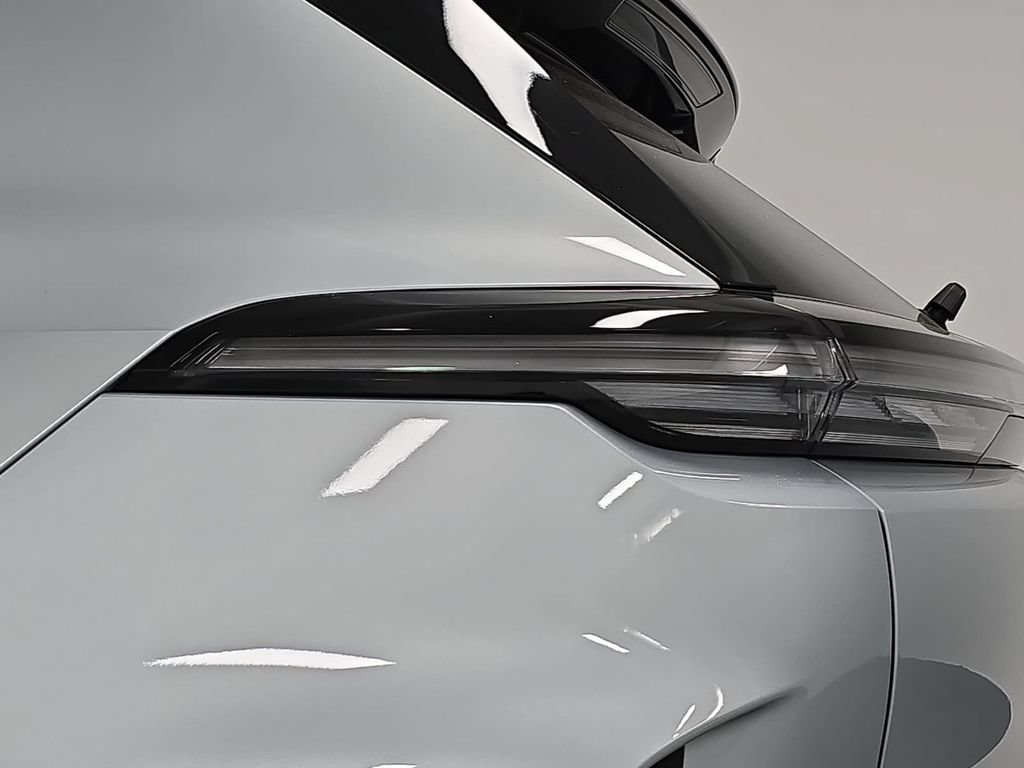 New 2026 Porsche Cayenne Turbo AWD/4WD image 30