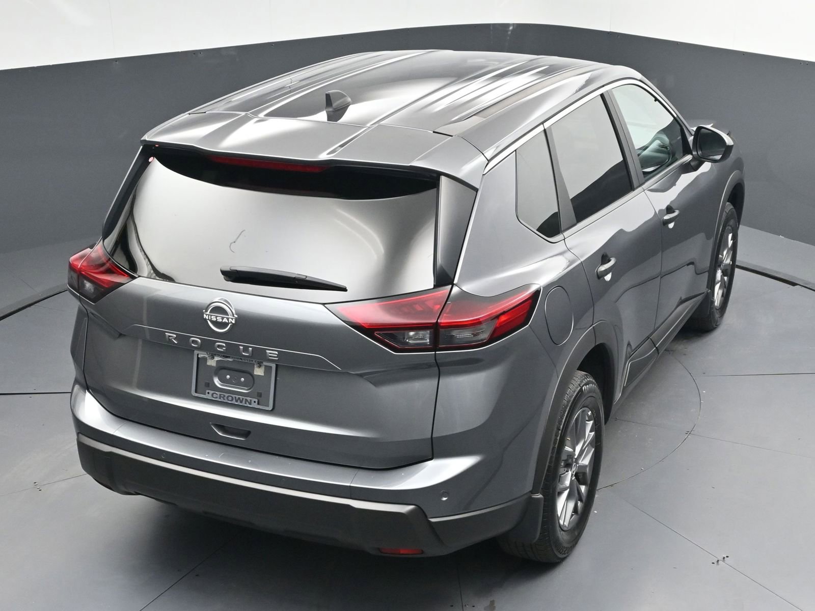 Used 2025 Nissan Rogue S image 31