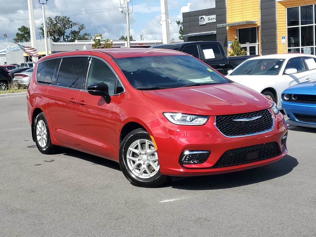 New 2025 Chrysler Pacifica Select FWD image 35