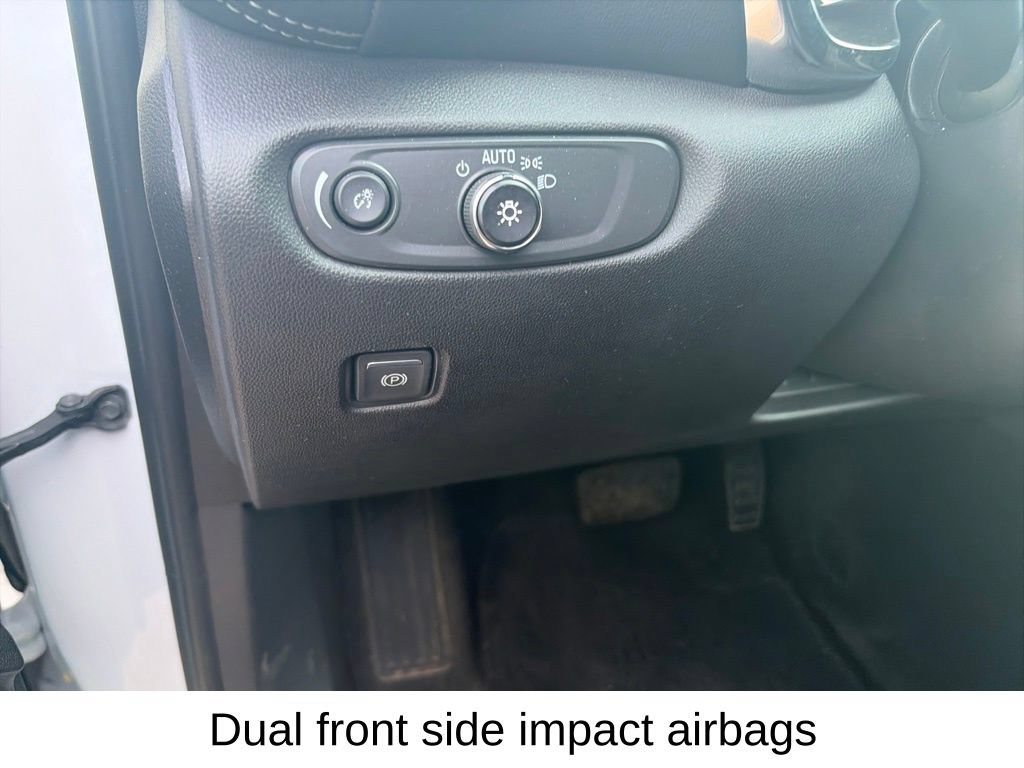 Used 2025 Chevrolet Blazer LT FWD image 20