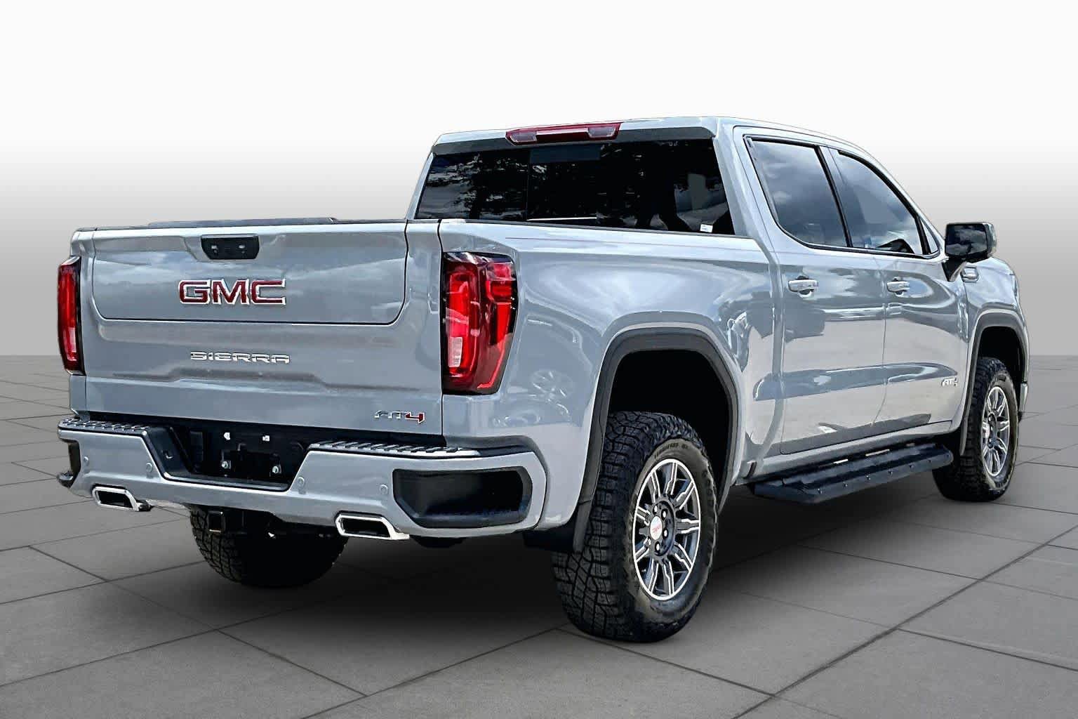 Used 2024 GMC Sierra 1500 AT4 w/ AT4 Premium Package AWD/4WD image 13
