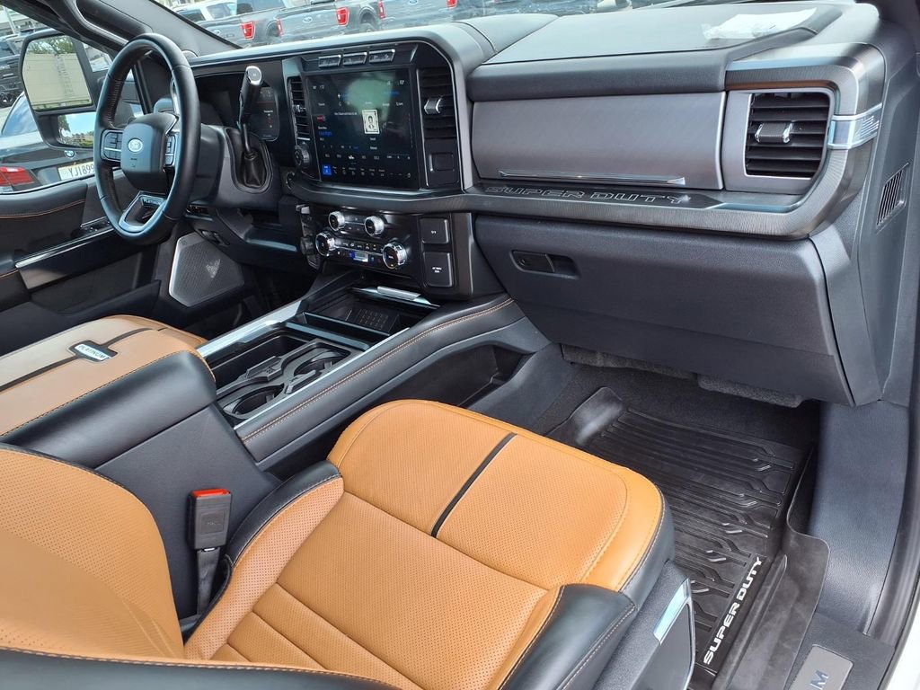 Used 2024 Ford F250 Platinum image 13